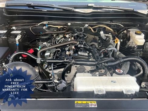 Used 2025 Toyota Tacoma SR5 AWD/4WD image 13