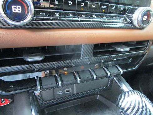 Used 2025 GMC Canyon AT4 w/ Technology Plus Package image 37