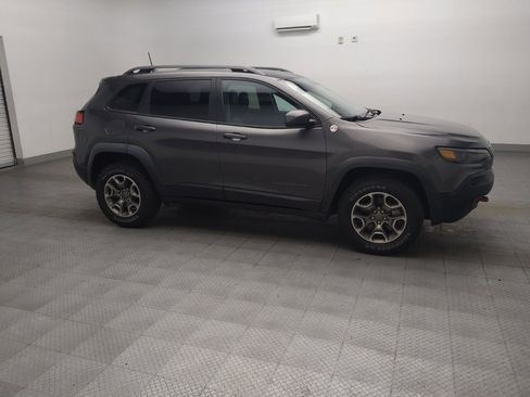 Used 2020 Jeep Cherokee Trailhawk w/ Comfort/Convenience Group AWD/4WD image 11
