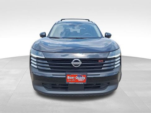Certified 2025 Nissan Kicks SR FWD image 2