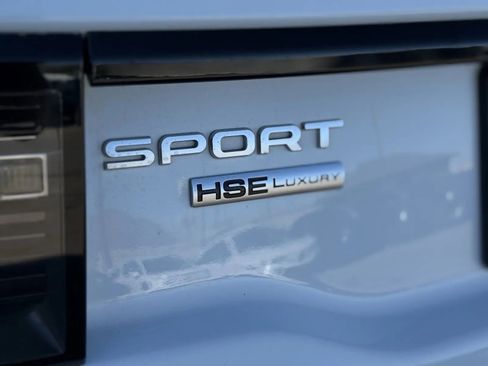 Used 2015 Land Rover Discovery Sport HSE Luxury image 46