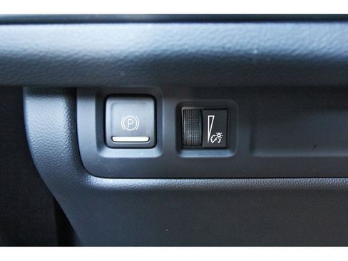 Used 2024 Cadillac XT4 Luxury w/ Cold Weather Package image 19