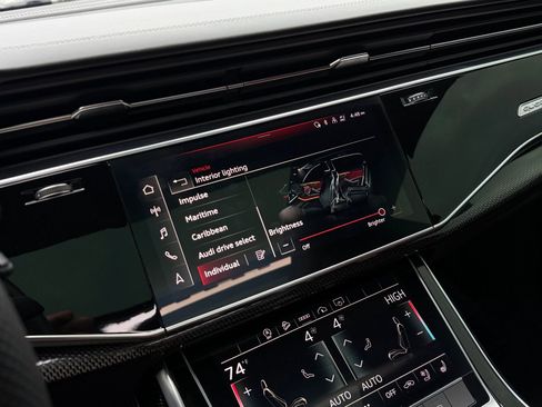 Used 2022 Audi SQ8 Premium Plus image 46