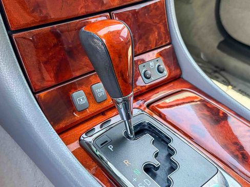 Used 2006 Lexus LS 430 RWD image 18