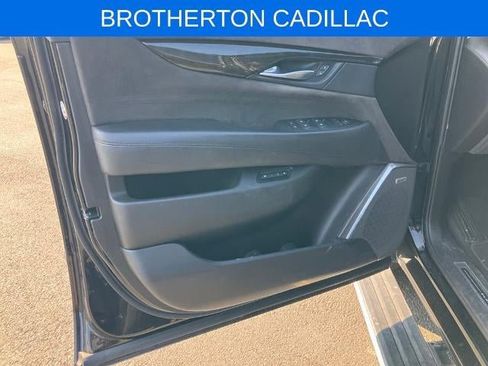 Used 2017 Cadillac Escalade ESV Platinum AWD/4WD image 12