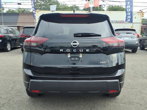 Used 2025 Nissan Rogue SV AWD/4WD image 6