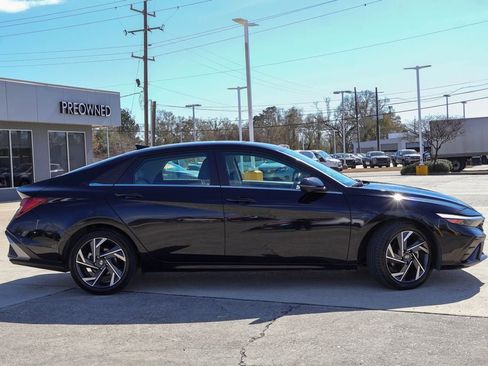 Used 2024 Hyundai Elantra Limited image 21