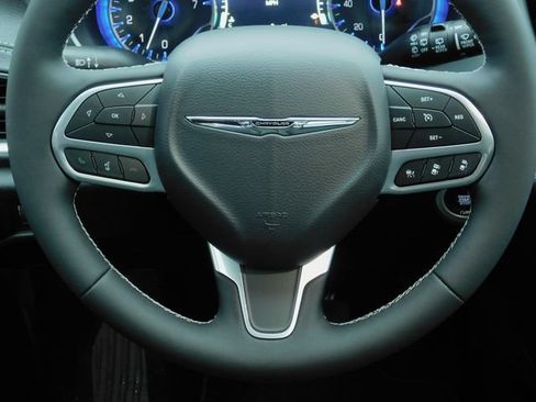New 2026 Chrysler Pacifica Limited FWD image 7