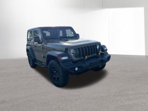 Used 2025 Jeep Wrangler Sport AWD/4WD image 3