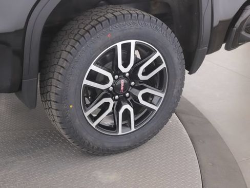 Used 2023 GMC Sierra 1500 AT4 w/ AT4 Premium Package AWD/4WD image 14