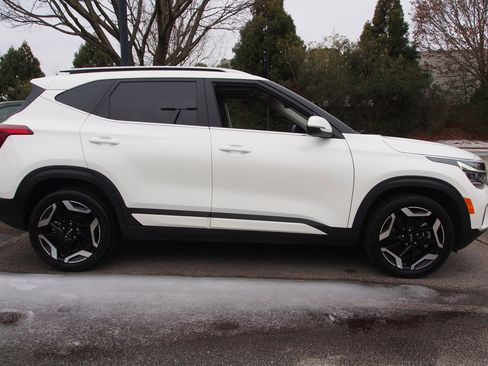 Used 2025 Kia Seltos SX w/ SX Sunroof Package image 8