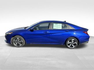 Used 2023 Hyundai Elantra SEL w/ Convenience Package video 2