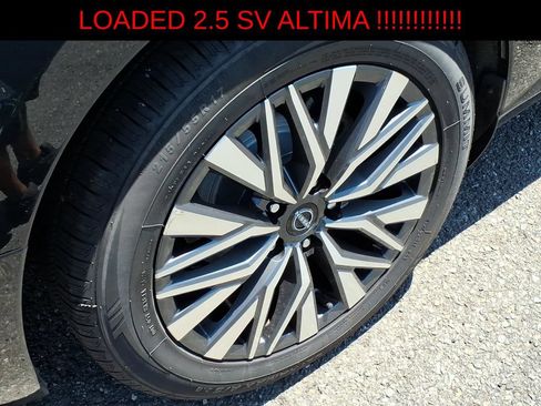 Used 2024 Nissan Altima 2.5 SV FWD image 8