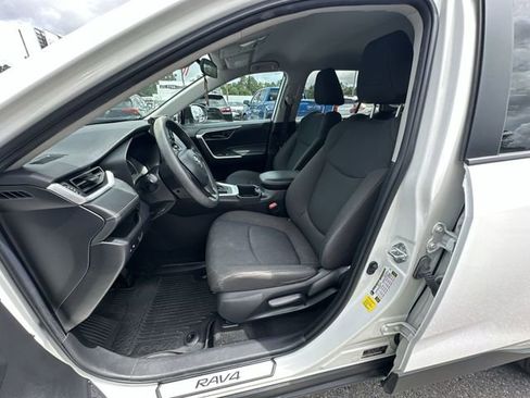 Used 2022 Toyota RAV4 LE FWD image 14