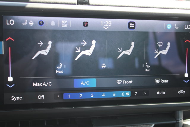 Used 2024 Jeep Gladiator Sport w/ Premium Package AWD/4WD image 8