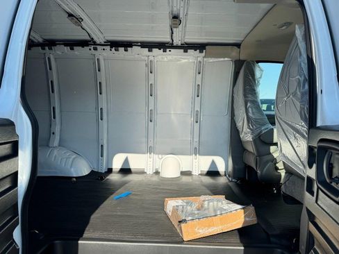New 2026 Chevrolet Express 2500 image 7