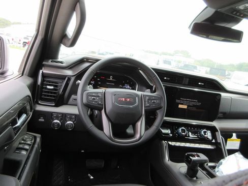 New 2026 GMC Sierra 1500 AT4 w/ AT4 Premium Package AWD/4WD image 18