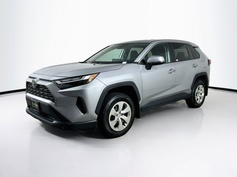 Used 2024 Toyota RAV4 LE FWD image 3