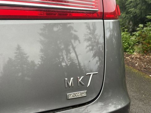 Used 2010 Lincoln MKT AWD image 36