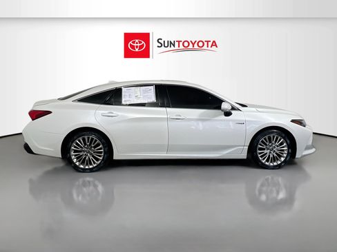 Used 2021 Toyota Avalon Limited w/ Advanced Safety Package FWD image 2