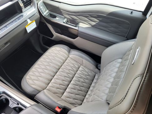 Certified 2026 Ford F350 Platinum w/ Platinum Plus Package image 18