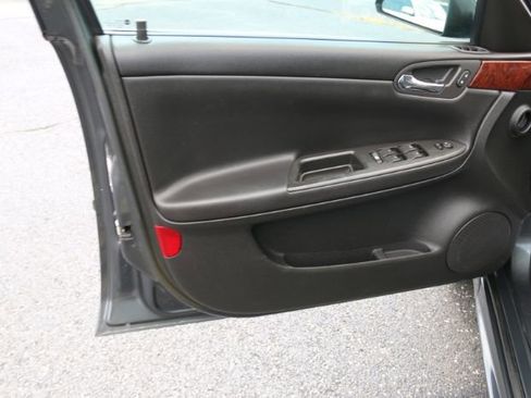 Used 2011 Chevrolet Impala LS image 4