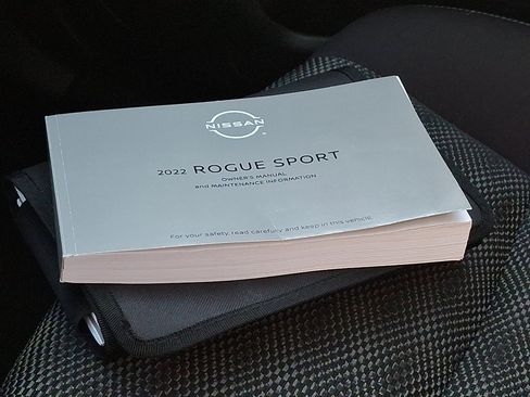 Used 2022 Nissan Rogue Sport SV image 26