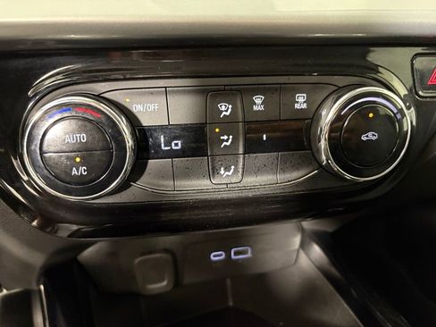 Used 2024 Chevrolet Trax LT image 34