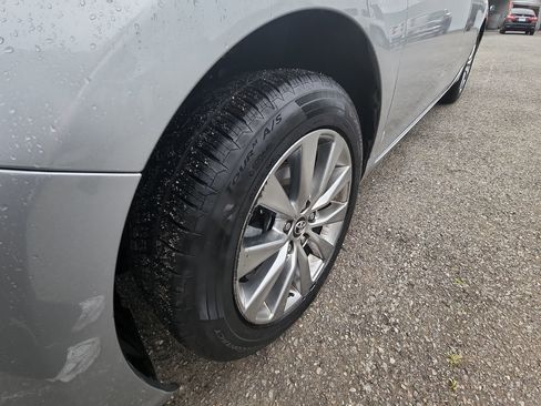 Used 2015 Toyota Camry XLE image 18