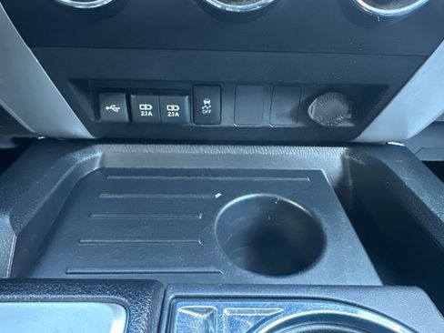 Used 2020 Toyota Tundra SR5 w/ SR5 Upgrade Package AWD/4WD image 60
