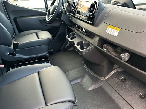 New 2025 Mercedes-Benz Sprinter 2500 image 12