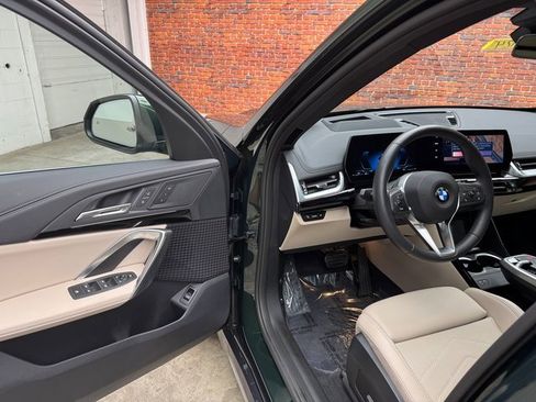 Certified 2025 BMW X1 xDrive28i w/ Technology Package image 8