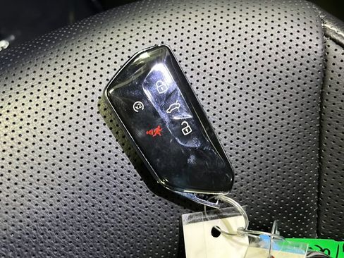 Used 2024 Volkswagen Atlas Cross Sport SEL R-Line AWD/4WD image 32