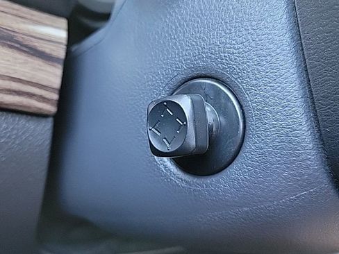 Certified 2021 Nissan Titan SL w/ Moonroof Package image 35