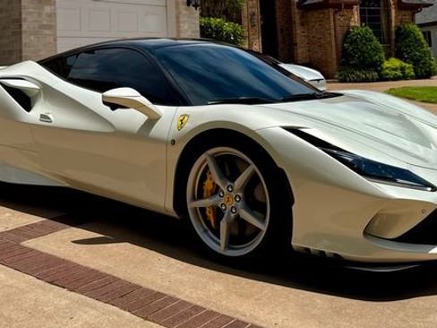 Used 2021 Ferrari F8 Tributo RWD image 3
