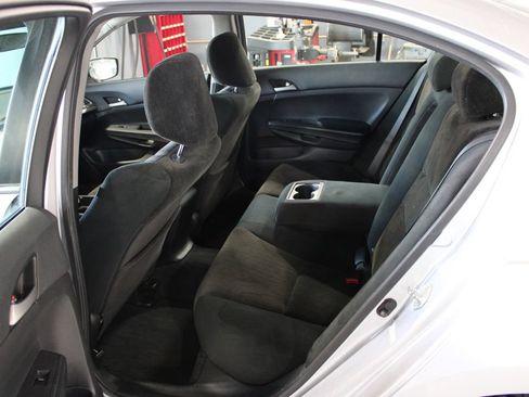 Used 2010 Honda Accord LX-P image 10