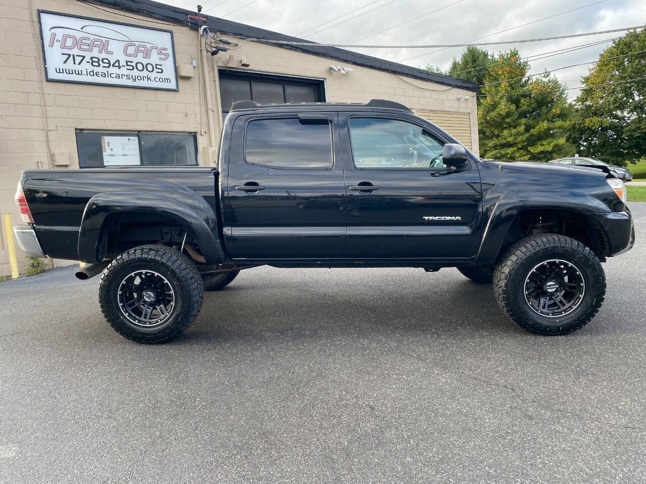 Used 2012 Toyota Tacoma 4x4 Double Cab w/ TRD Off-Road Pkg image 2