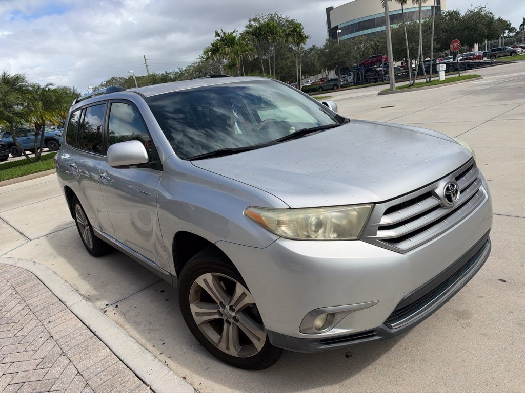 Used 2013 Toyota Highlander Limited FWD image 1