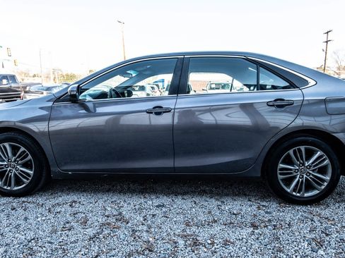 Used 2015 Toyota Camry SE image 31