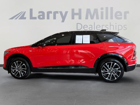 Used 2025 Cadillac Optiq Sport 2 AWD/4WD image 2