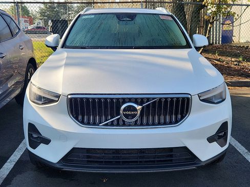 Used 2023 Volvo XC40 B5 Plus w/ Driver Assist Package image 2