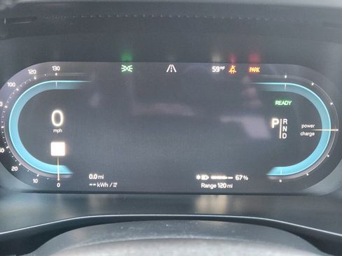 Used 2022 Volvo XC40 P8 Recharge Plus image 19