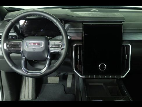 Used 2025 GMC Acadia Elevation image 17