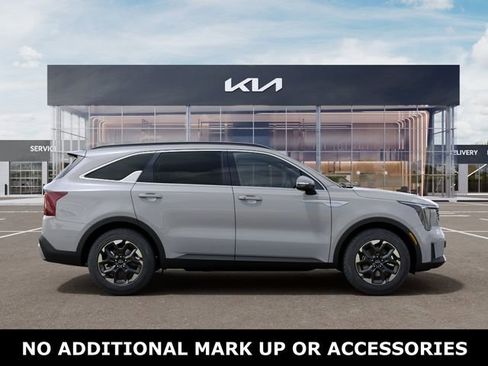 New 2026 Kia Sorento S image 7