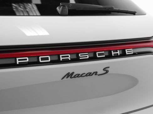 Certified 2024 Porsche Macan S image 22