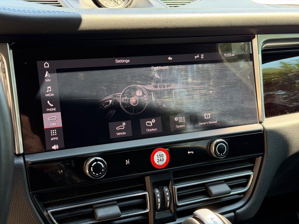 Used 2022 Porsche Macan AWD/4WD image 38