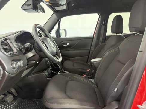 Used 2022 Jeep Renegade Altitude AWD/4WD image 14