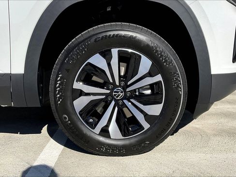 New 2026 Volkswagen Atlas Cross Sport SE AWD/4WD image 10