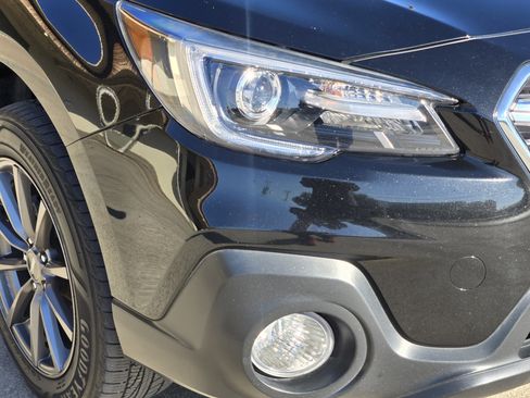 Used 2018 Subaru Outback 3.6R Touring image 13