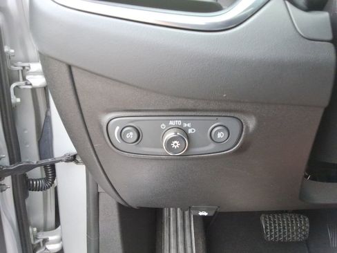 Used 2019 Chevrolet Equinox Premier image 35